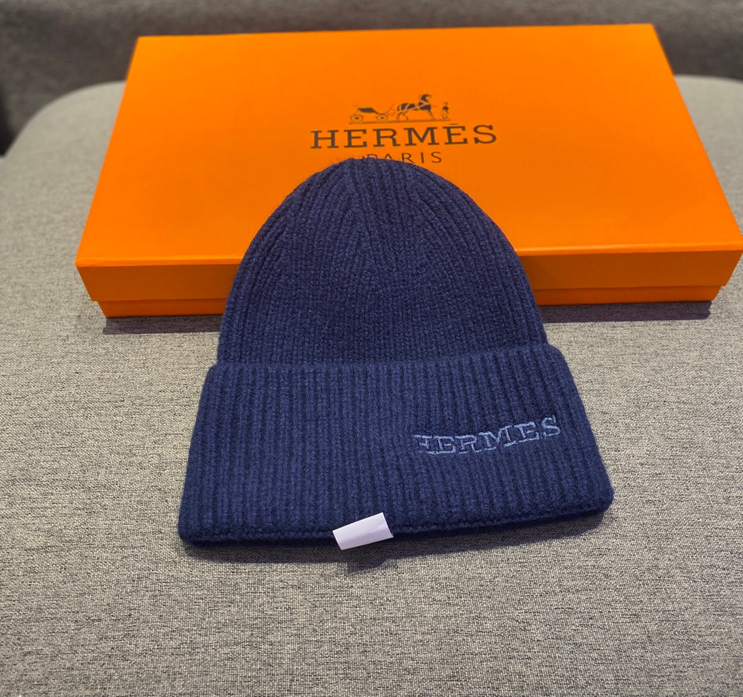 Вязаный кашемировый комплект Hermes с шапкой-бини - темно-синий