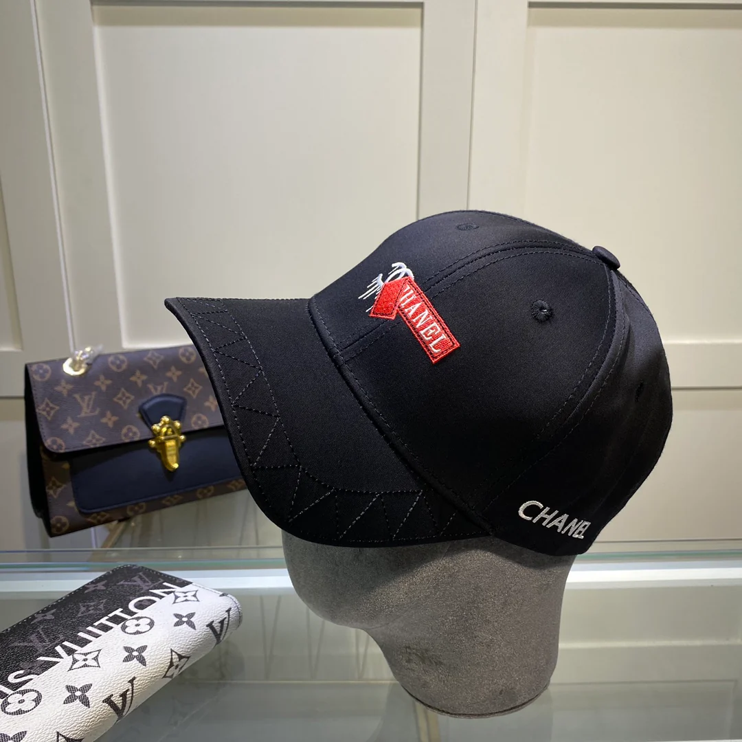 Новинка 2022 года от Chanel - кепка-?утиный клюв? - 3