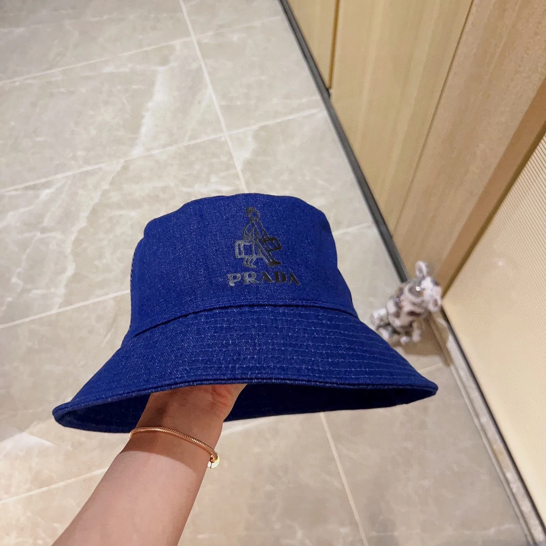 Новинка сезона весна/лето 2023 от Prada - Двусторонняя джинсовая панама - Синяя