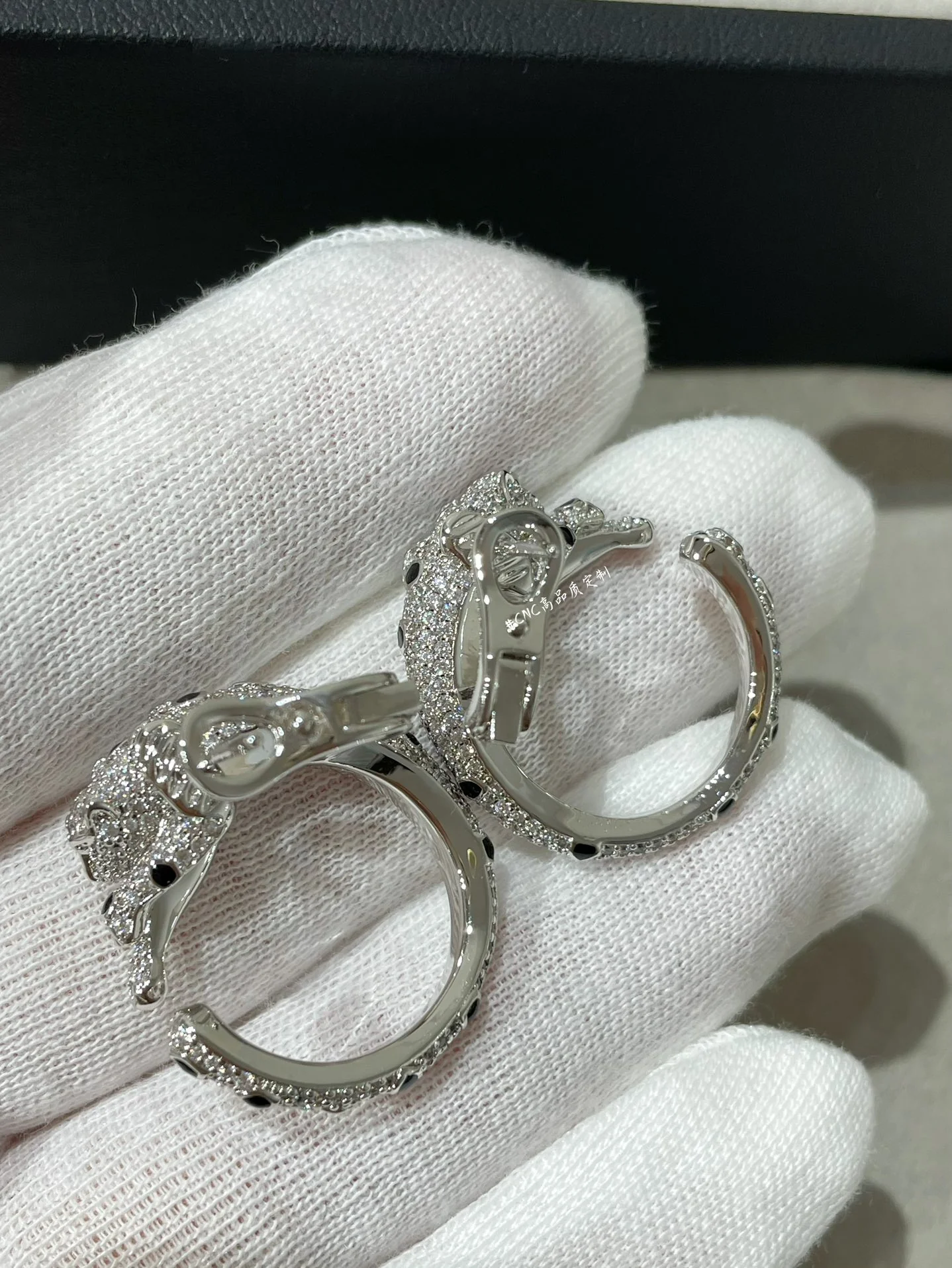 Серьги Cartier 051