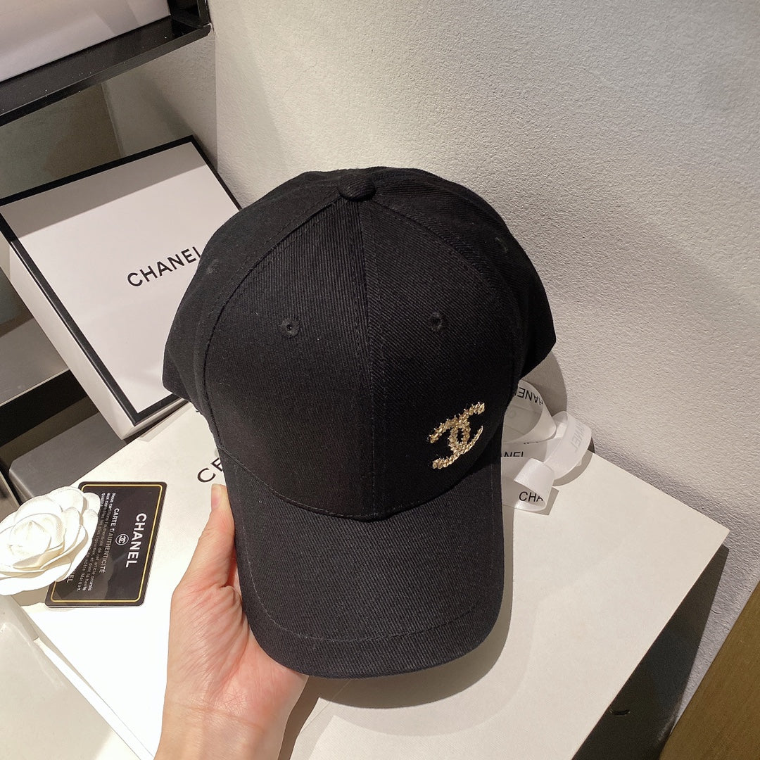 Chanel - Черная бейсболка