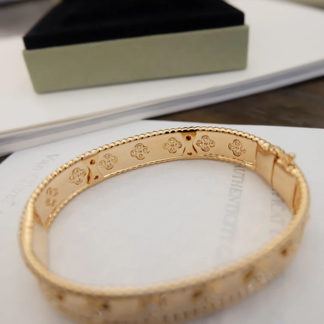 VCA-Браслет-8