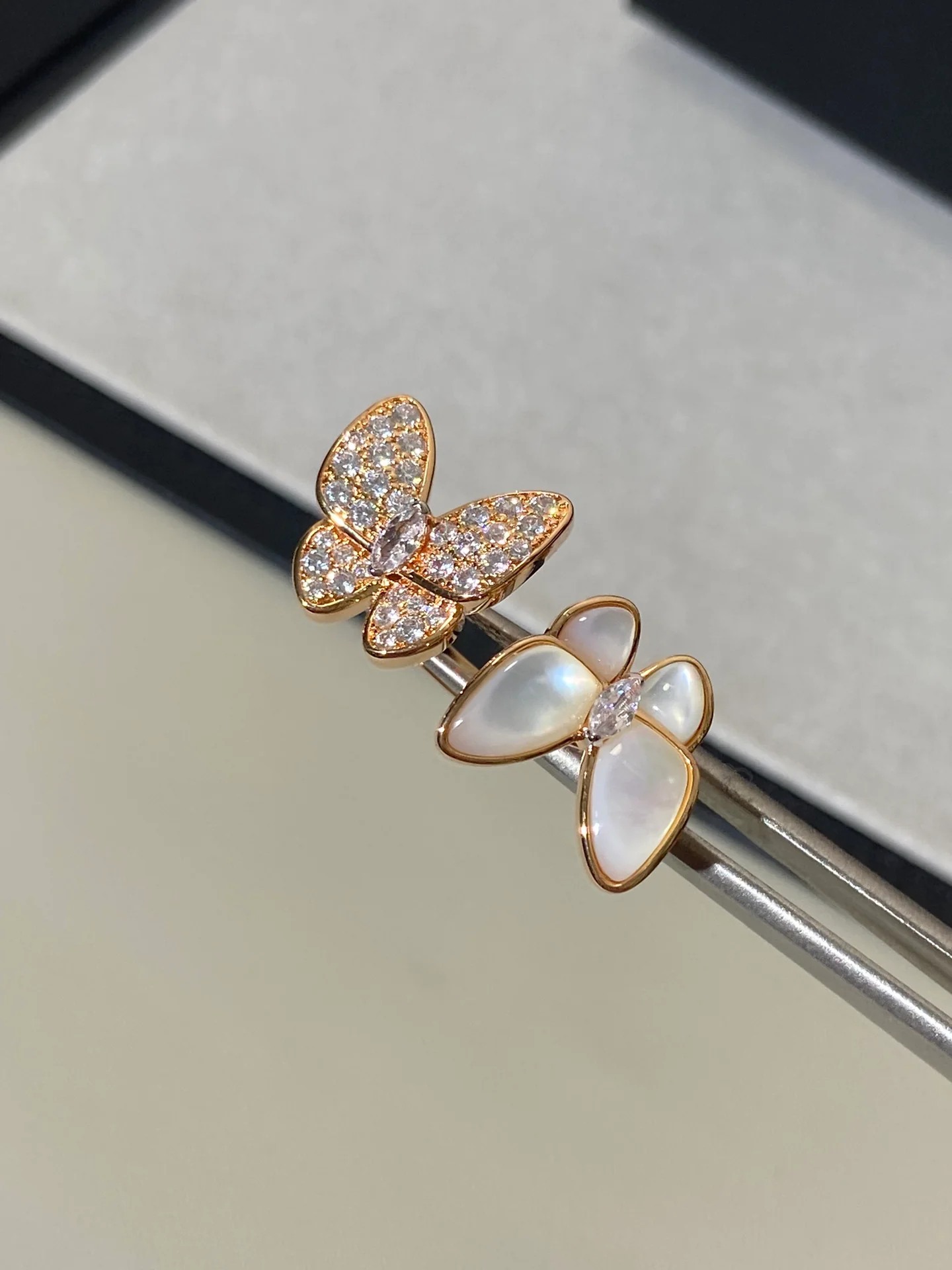 Ван Век - Кольцо 084