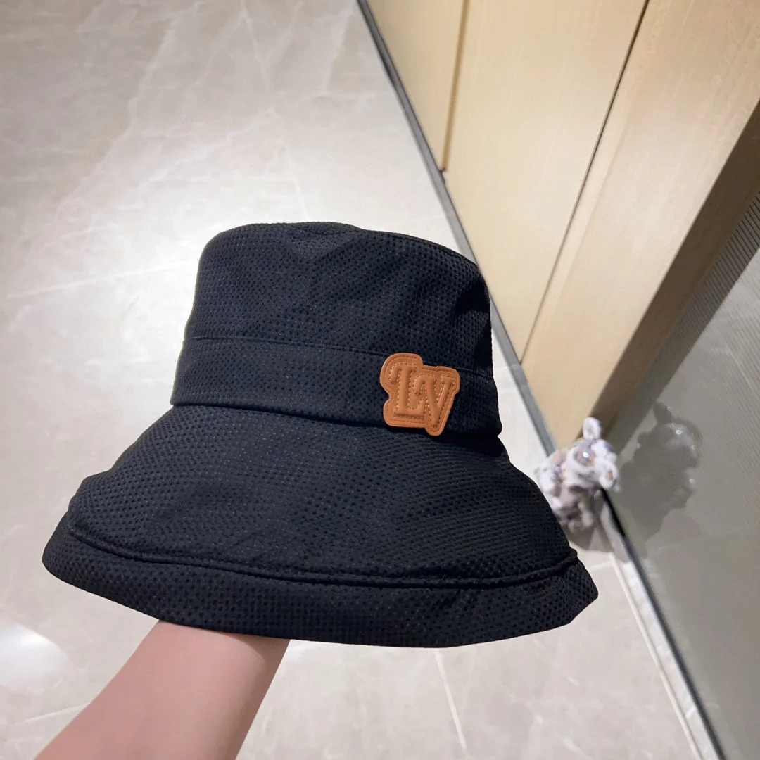 Новая кожаная рыбацкая шляпа с широкими полями и логотипом LV 2023 года — черная.