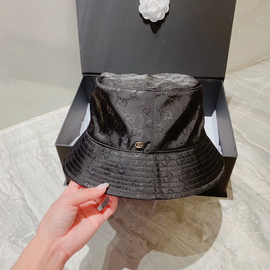 Панама Gucci с двойным логотипом 2022 года