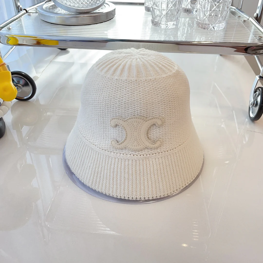 Винтажная вязаная рыбацкая шапка Celine - белая