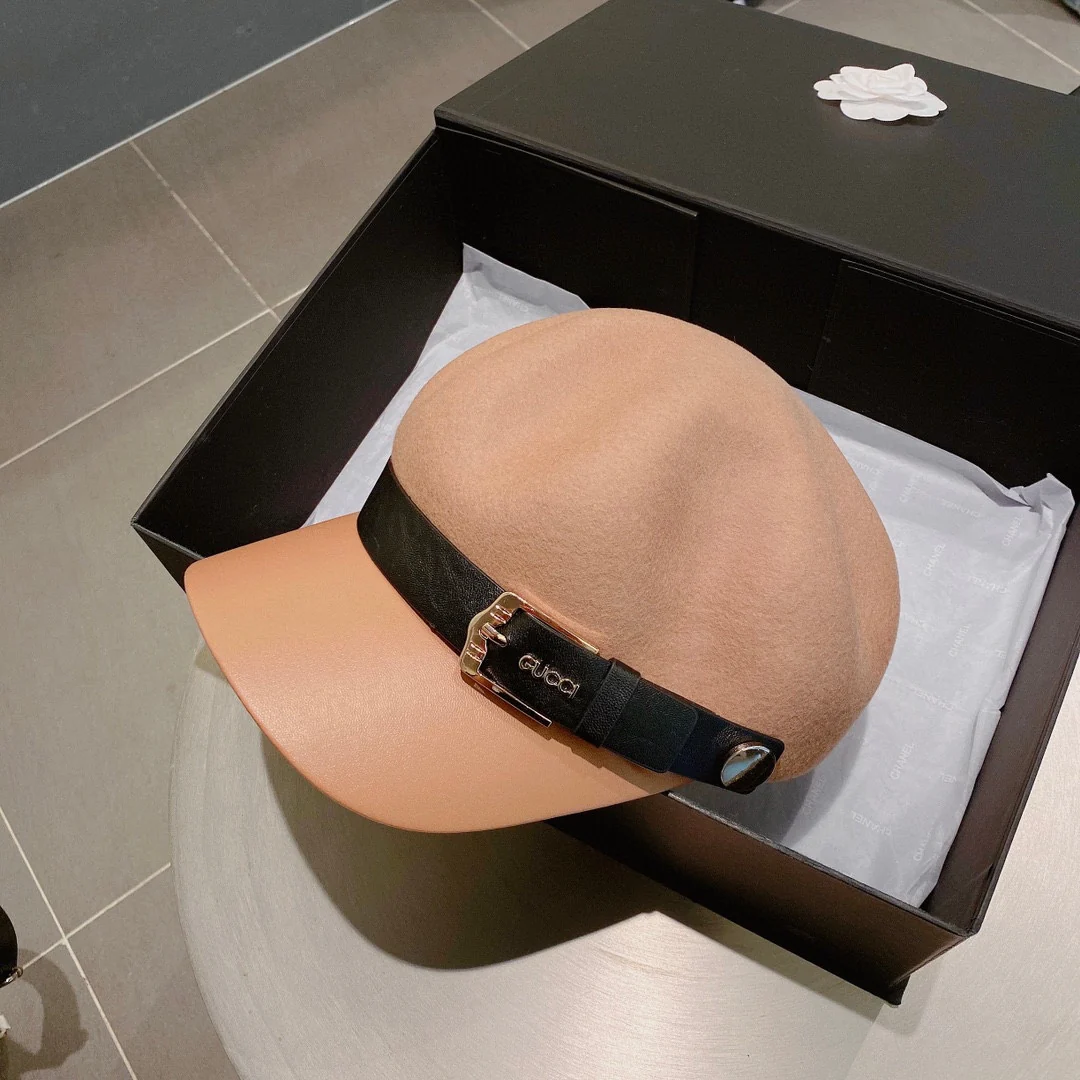 Шерстяная восьмиугольная бейсболка Gucci — абрикосового цвета.