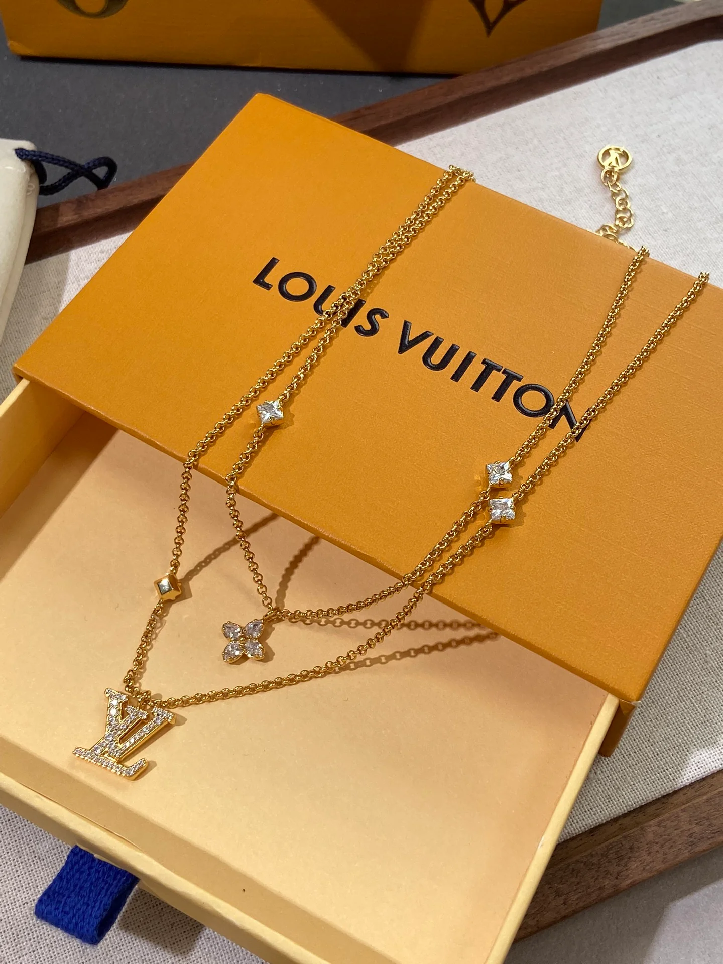 LV-Ожерелье 074