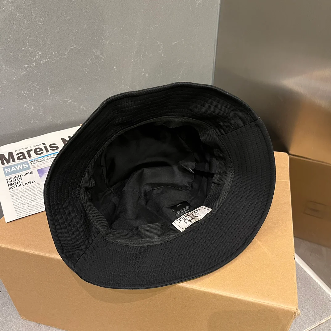 Новинка осени 2023 года от Hermes - Кожаная панама - Черная