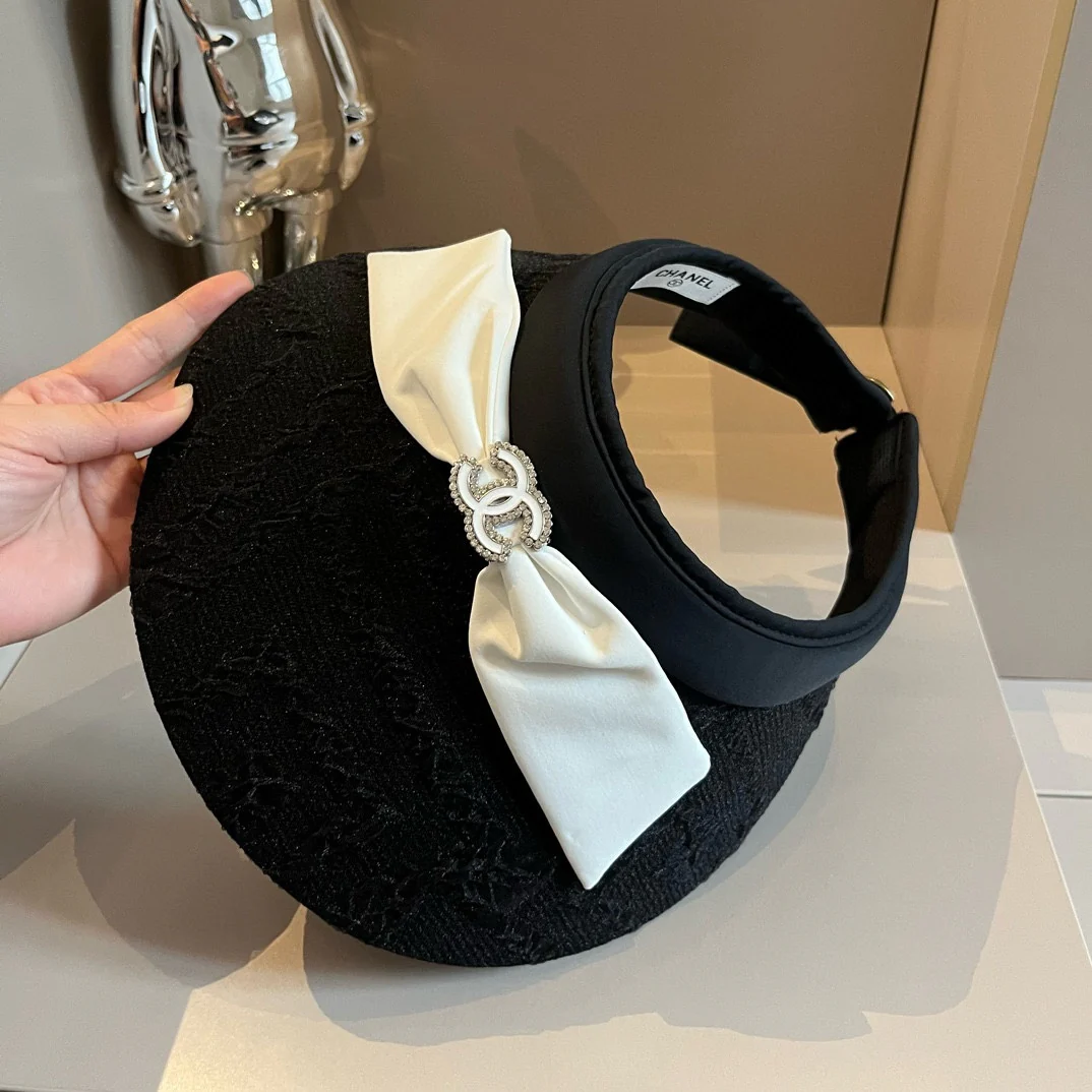 Chanel - Черная - Маленькая солнцезащитная шляпа в стиле Chanel с бантом