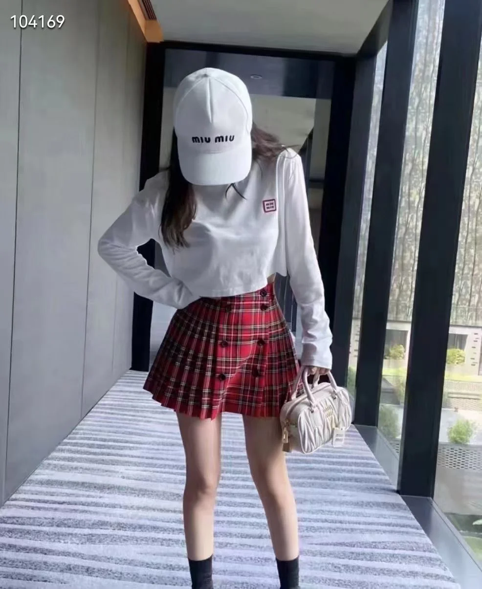 Новая бейсболка Miu Miu весна/лето 2023