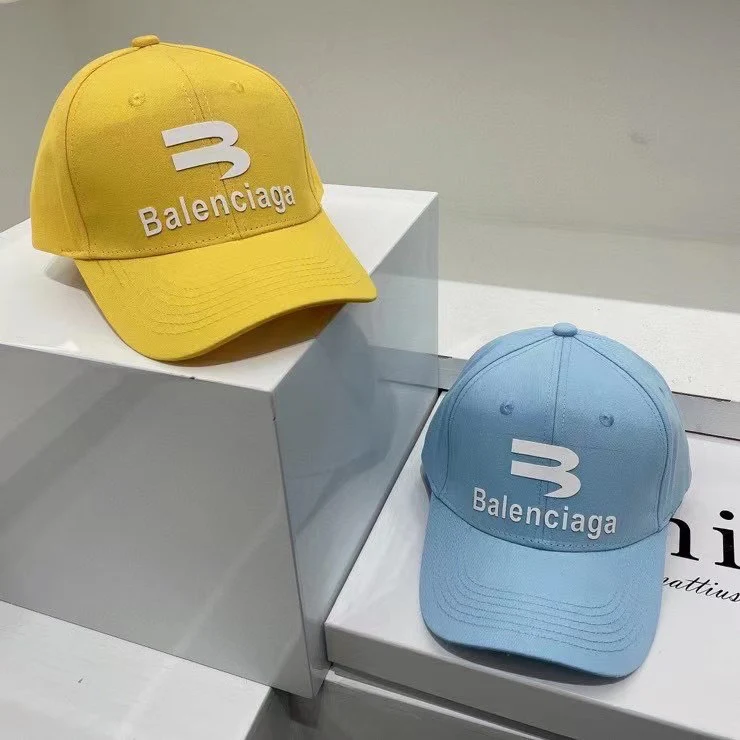 Новая красочная бейсболка Balenciaga весна/лето 2022