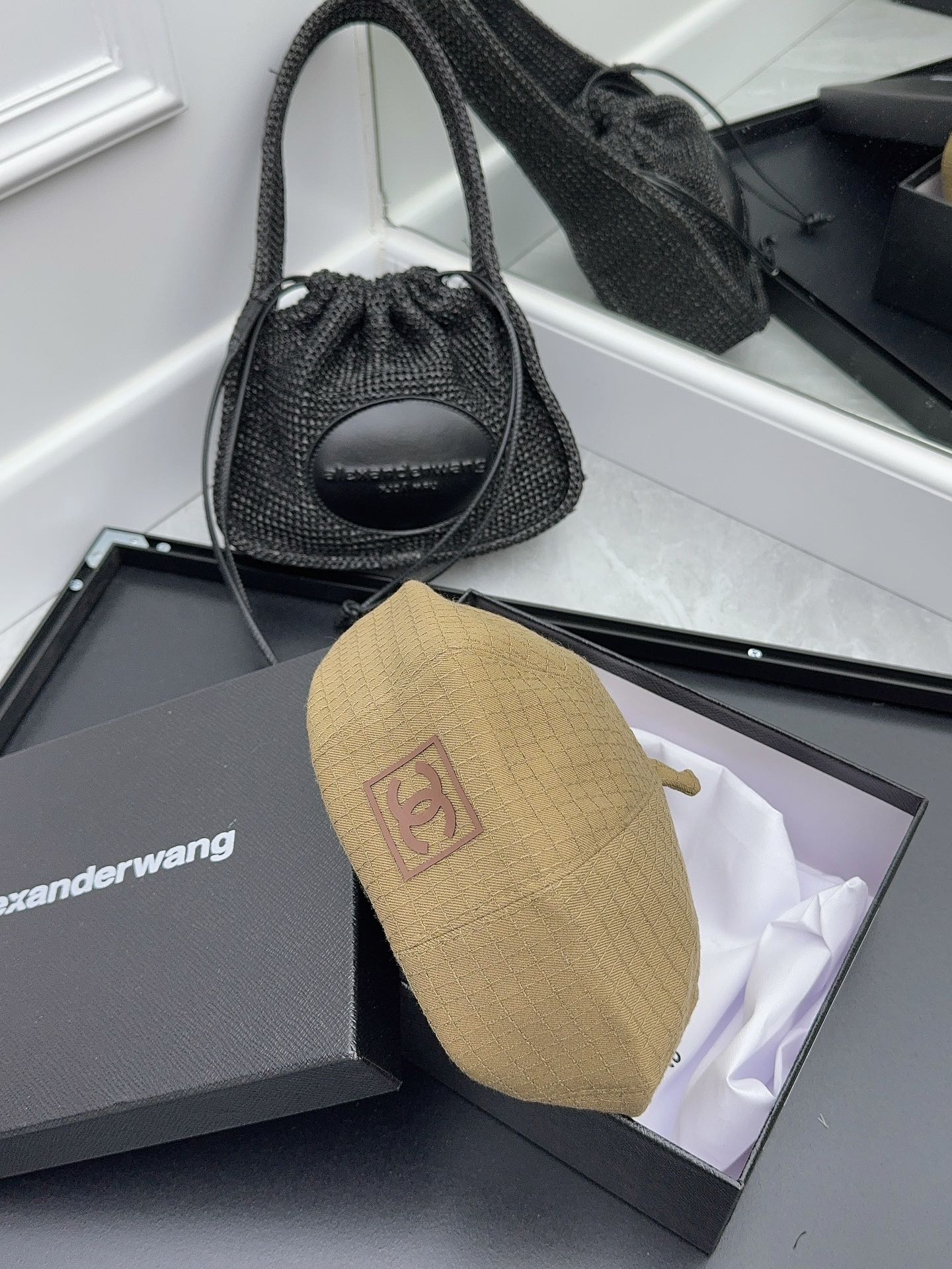 Chanel - Простая и универсальная шляпа художника