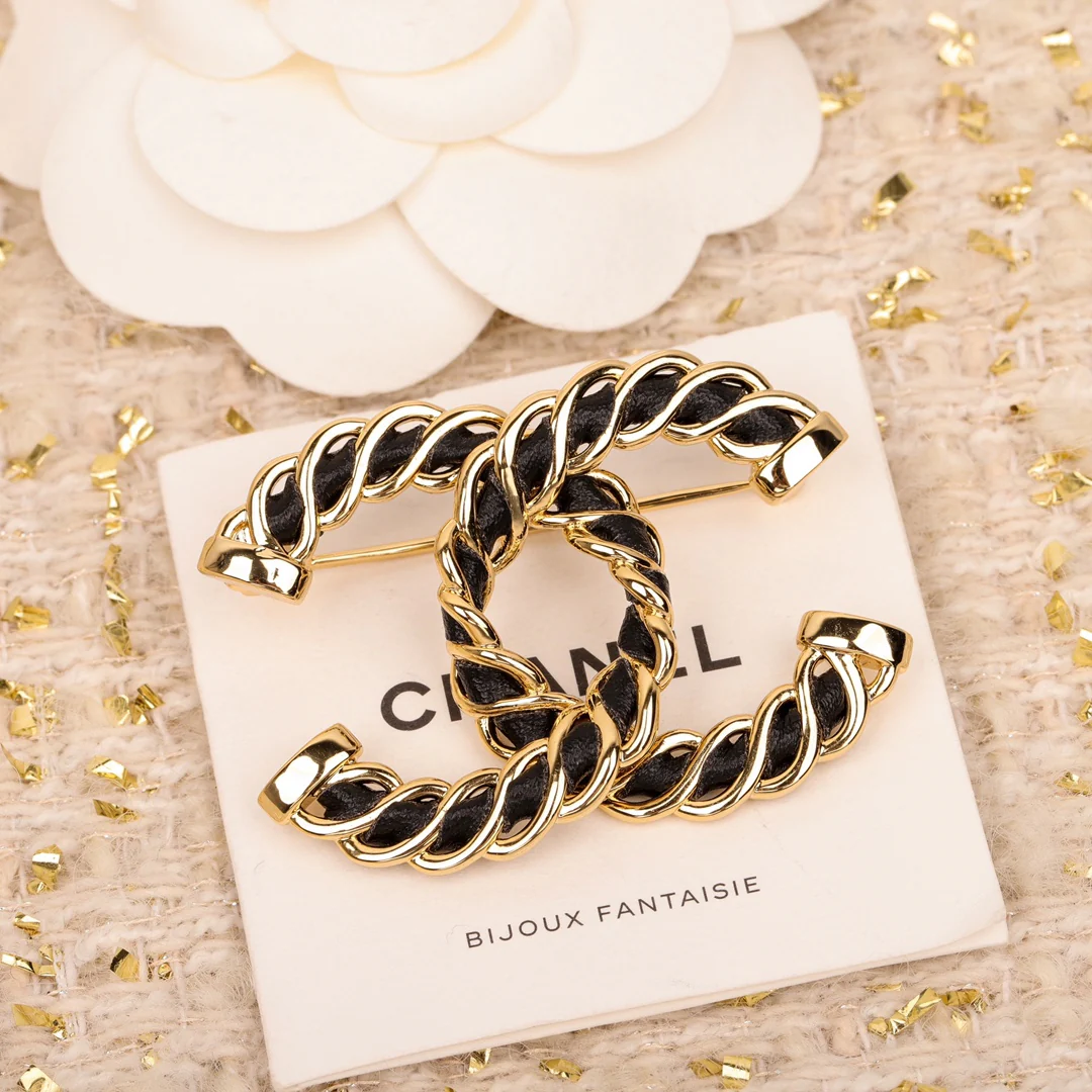 Брошь Chanel 160