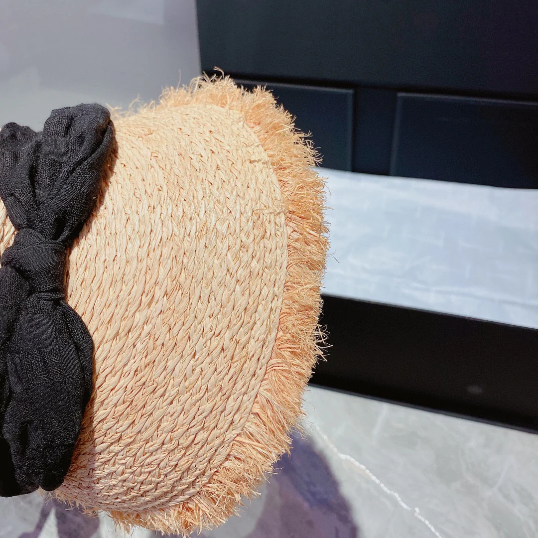 Солнцезащитная шляпа Chanel - Открытый жилет - Черная - 1