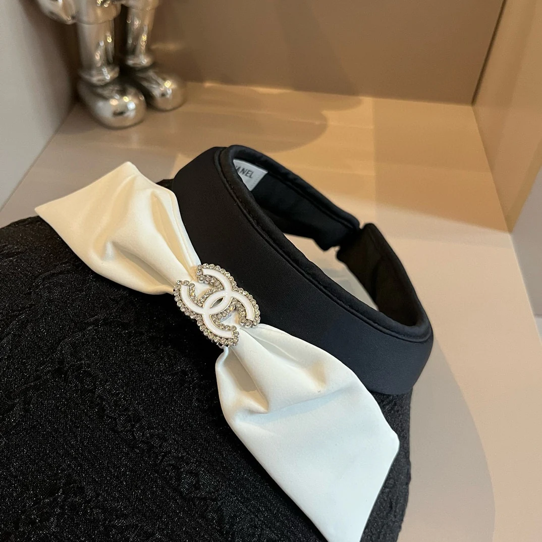 Chanel - Черная - Маленькая солнцезащитная шляпа в стиле Chanel с бантом