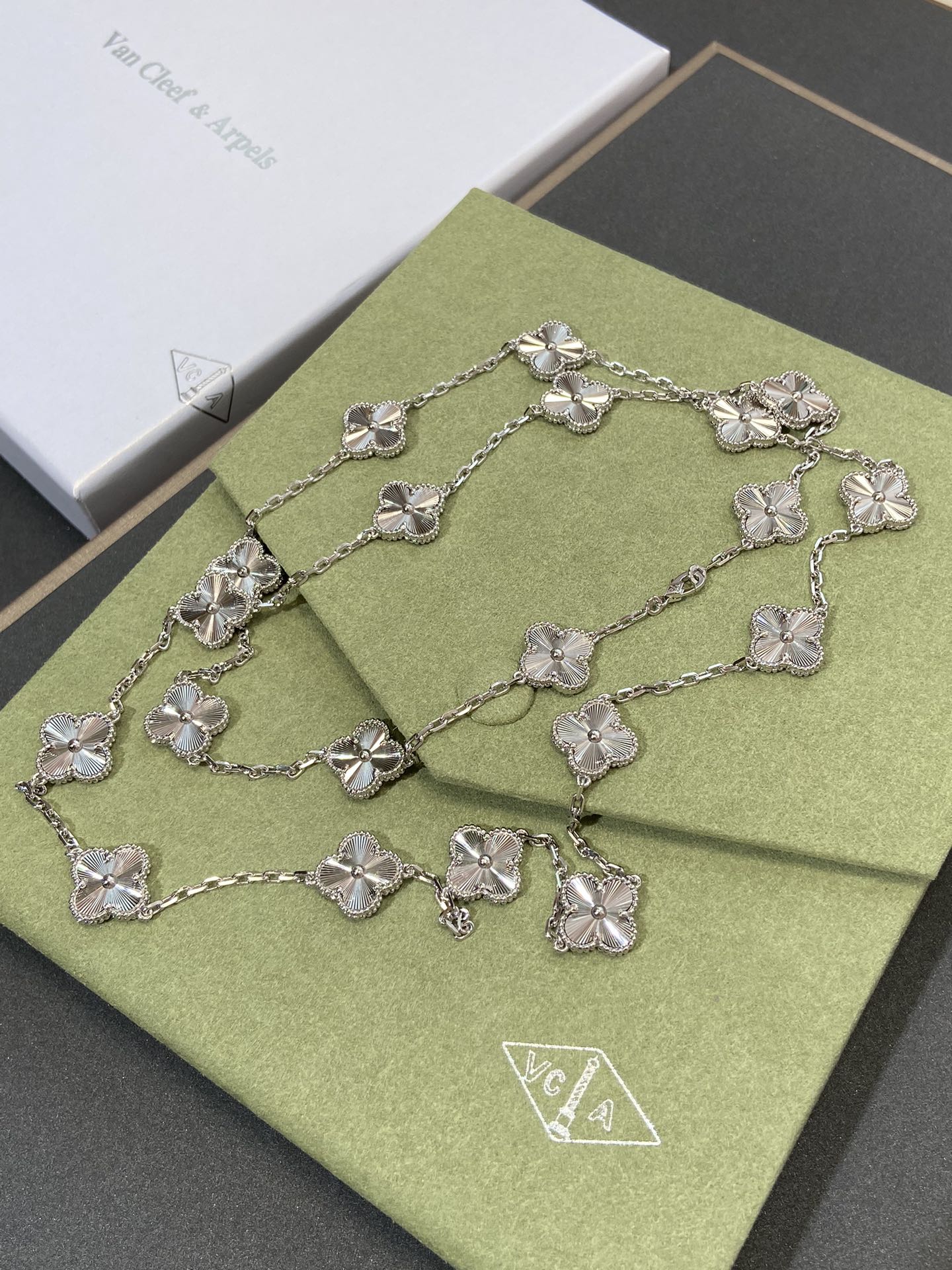 Van Vek - Колье 055-1