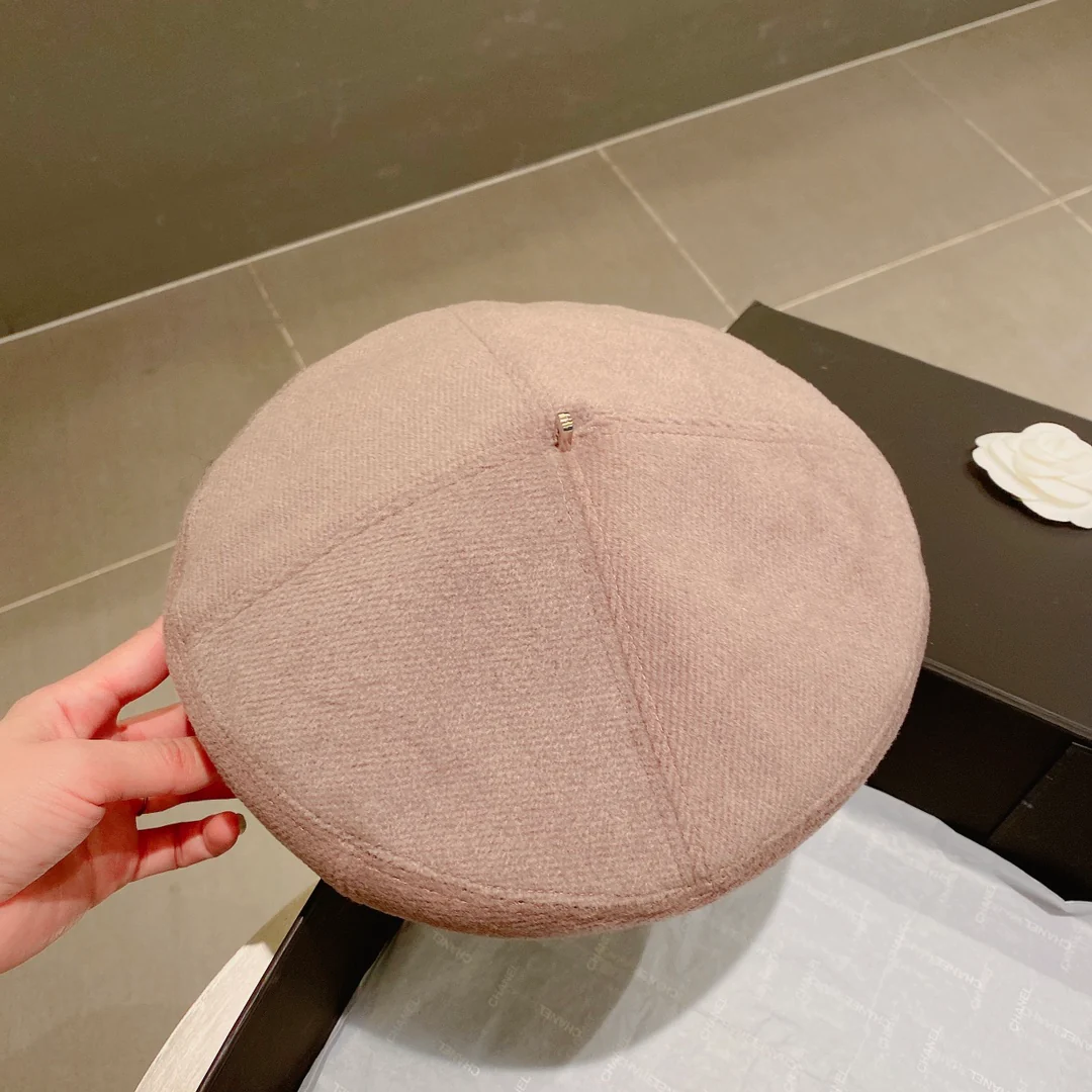 Шерстяной берет Prada - абрикосовый