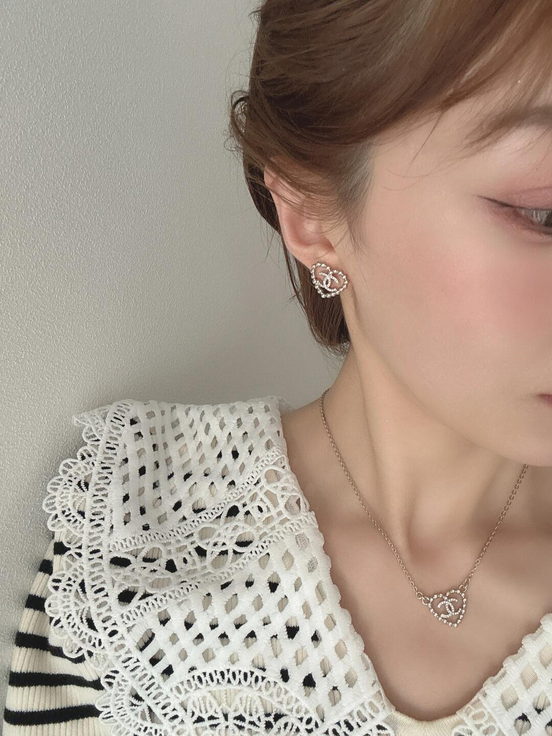 Колье Chanel 25p с ажурным сердцем