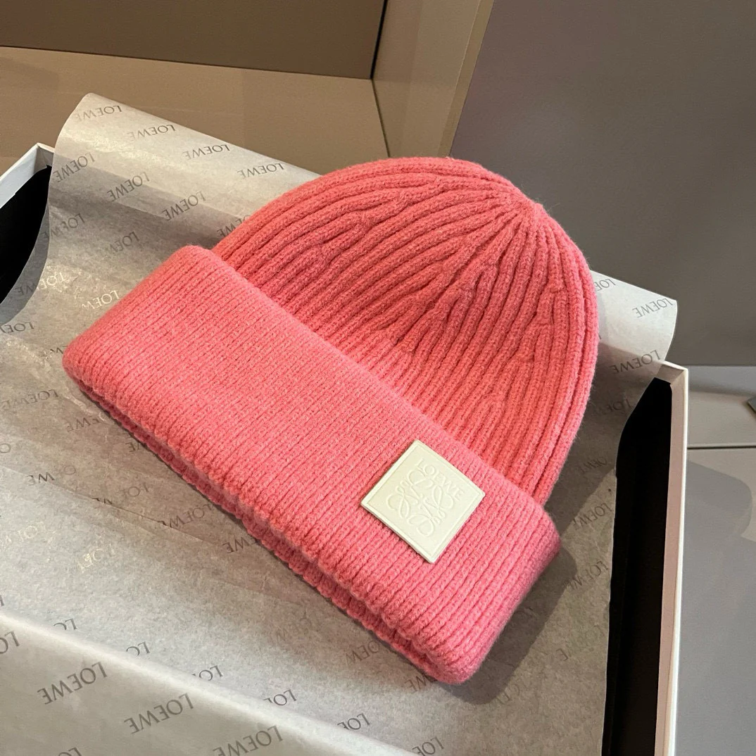 Новая вязаная шапка LOUEWE - розовая