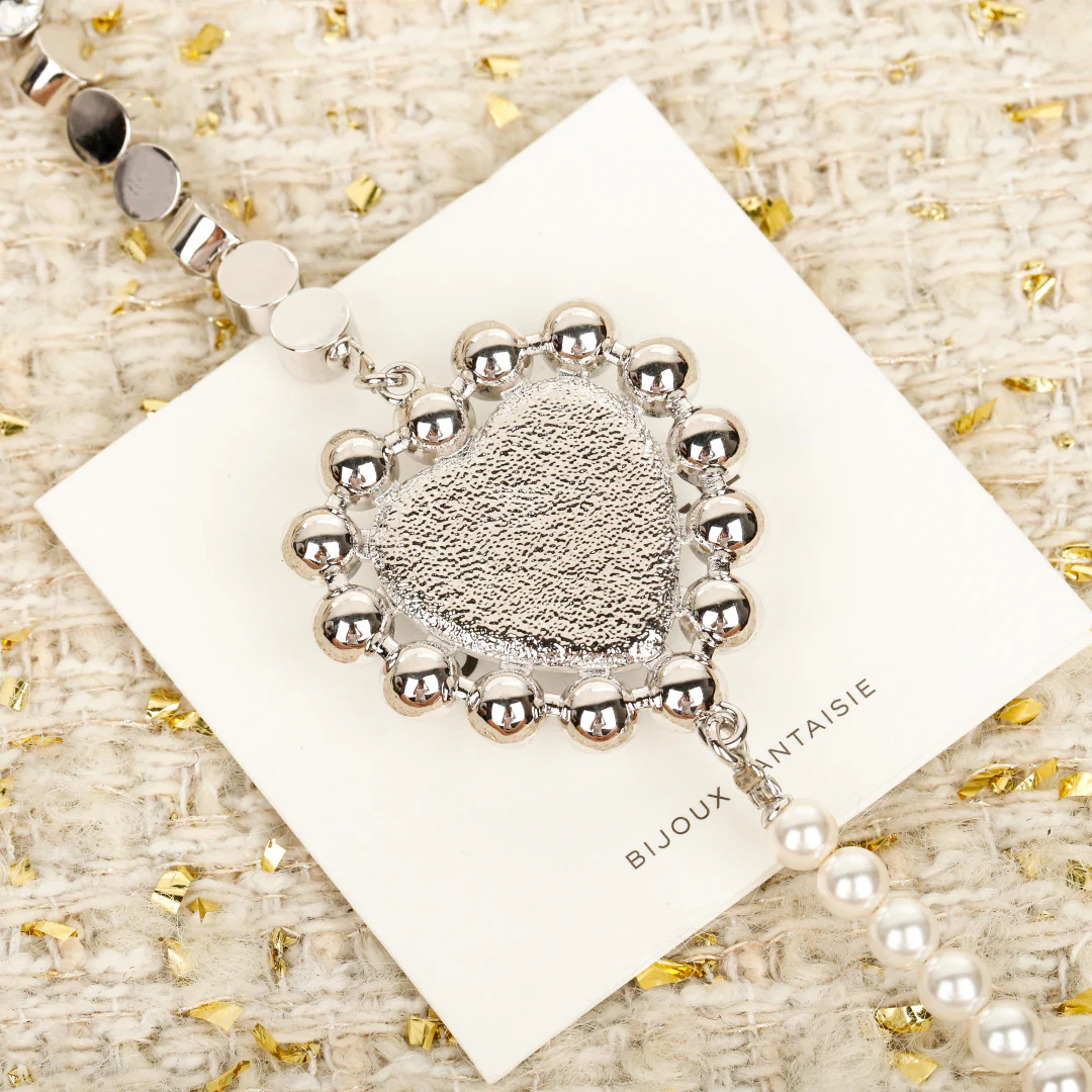 Колье Chanel с сердечком и жемчугом, украшенное стразами, артикул 2506017