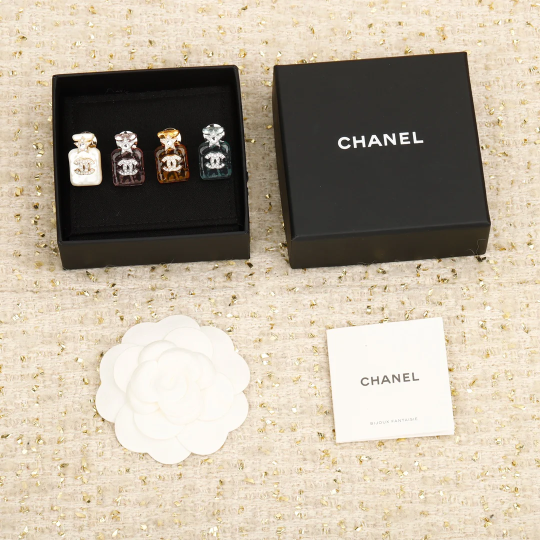 Брошь Chanel 130