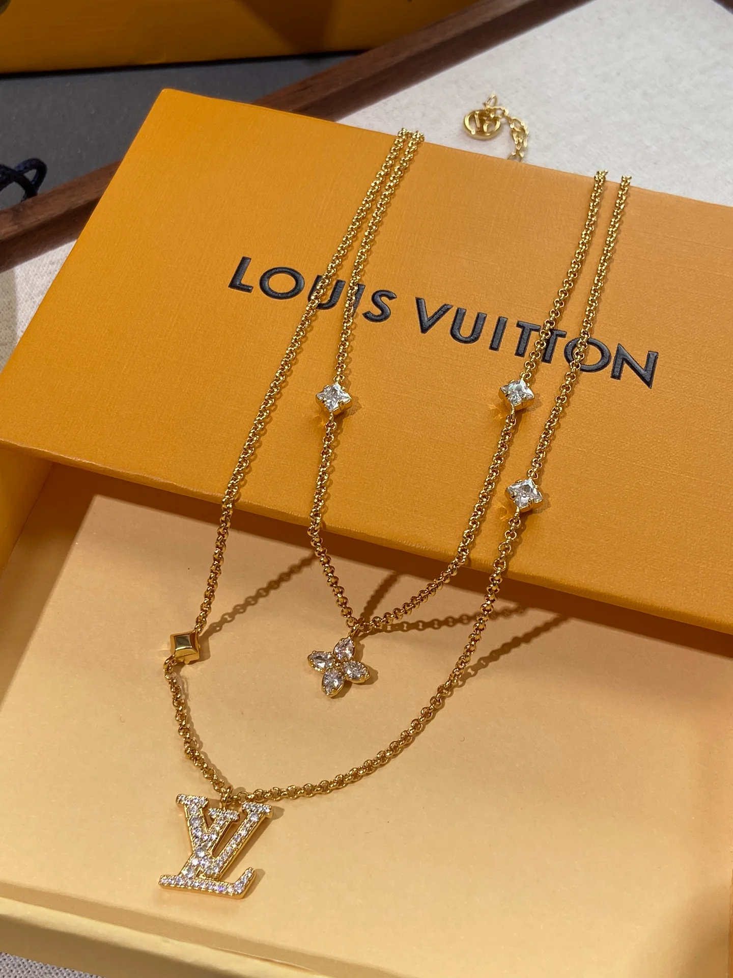 LV-Ожерелье 074