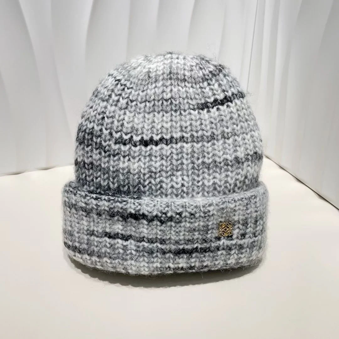 LOEWE - Простая вязаная шапка крупной вязки