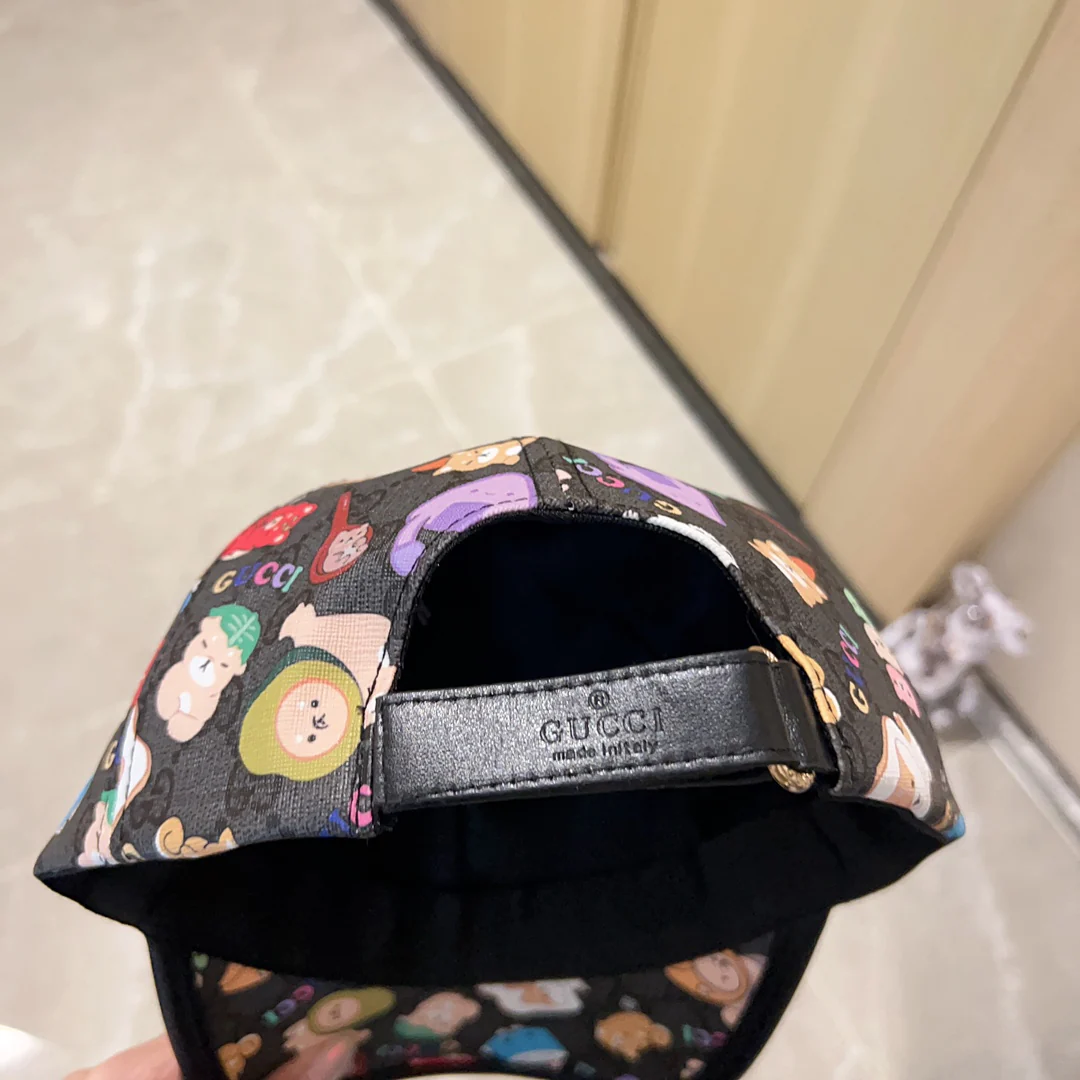 Новинка сезона весна/лето 2023 от Gucci - бейсболка с кожаной отделкой - черная