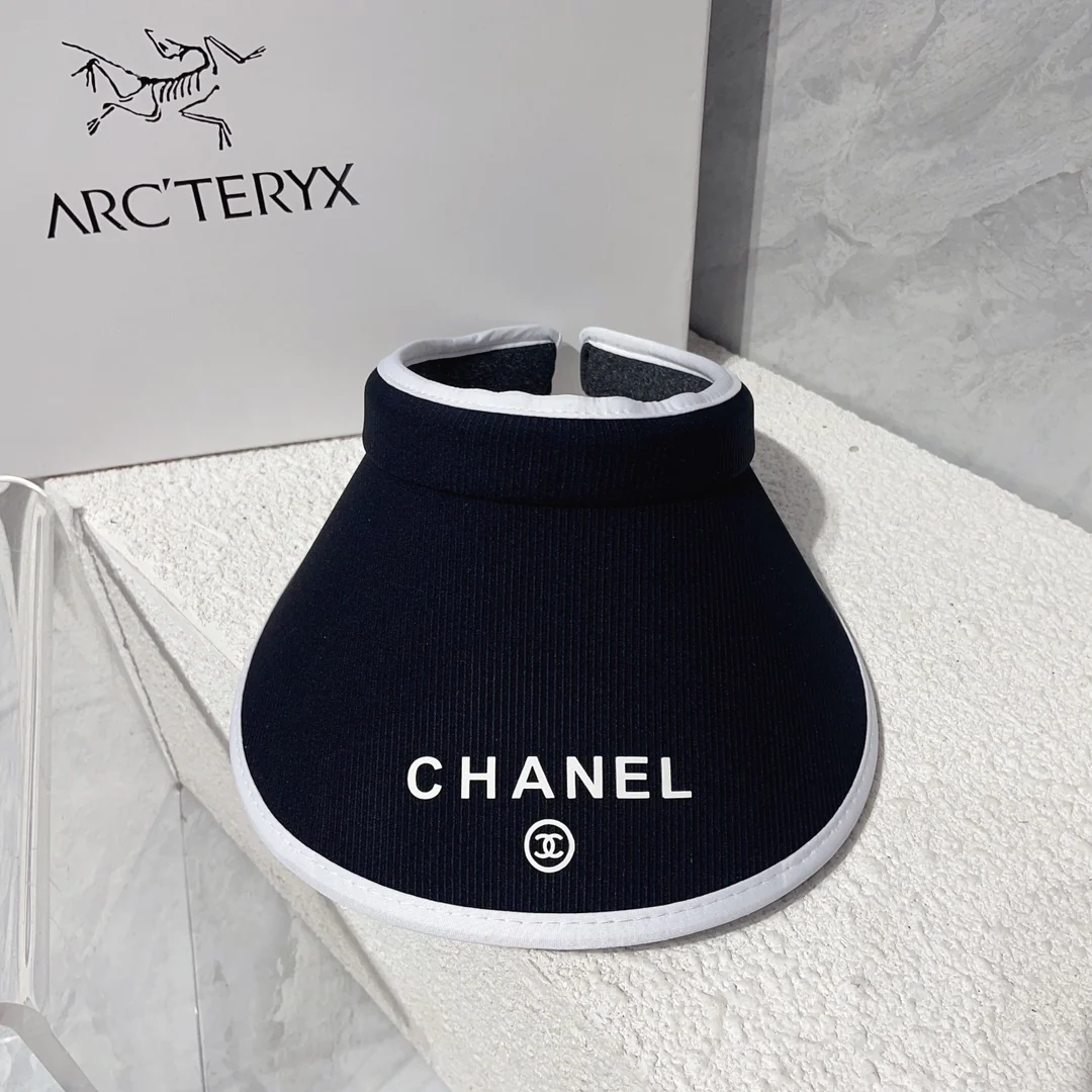 Chanel - Открытый жилет - Шляпа от солнца - 1