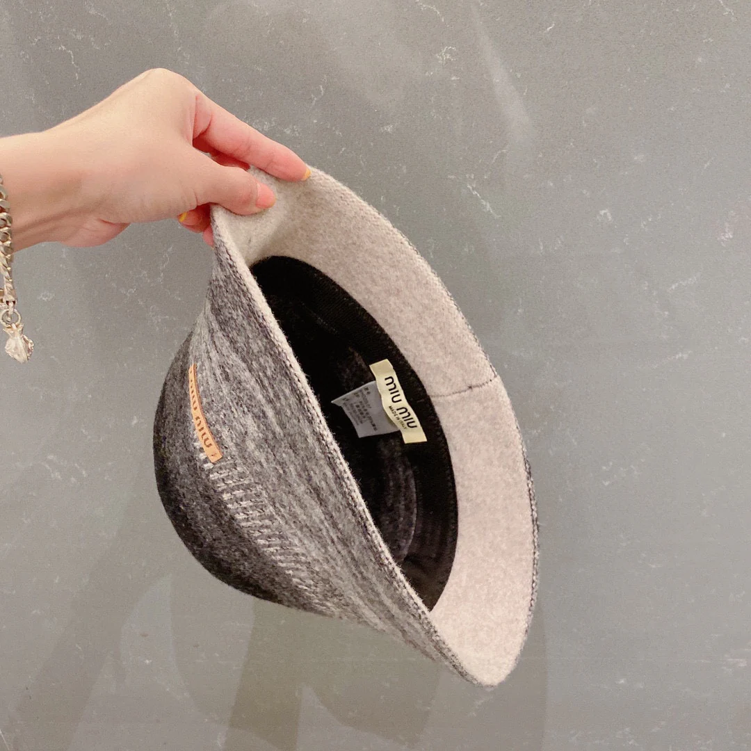 Miu Miu - Шерстяная рыбацкая шляпа с градиентным рисунком - Черная