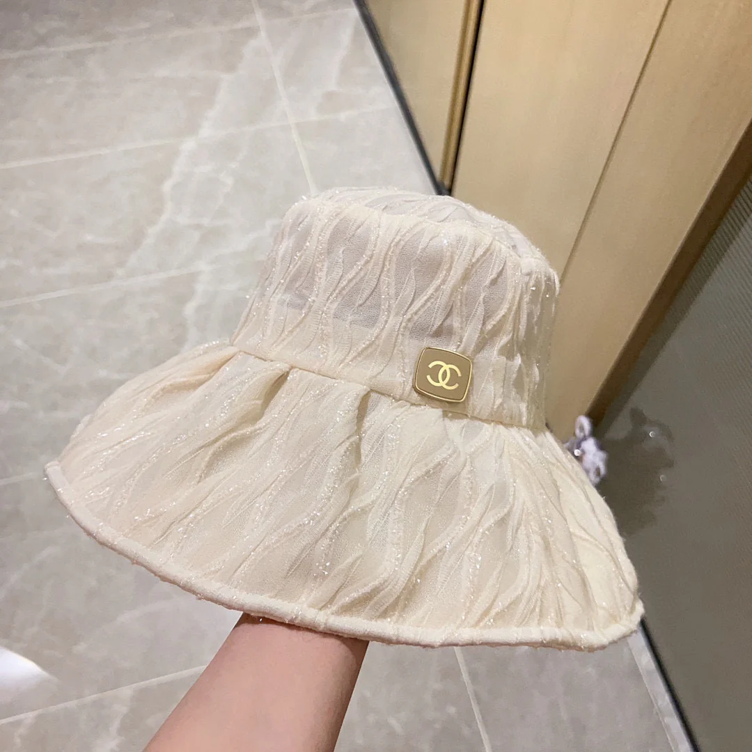 Новинка сезона весна/лето 2023 от Chanel - Курортный стиль - Кружевная рыбацкая шляпа - Белый