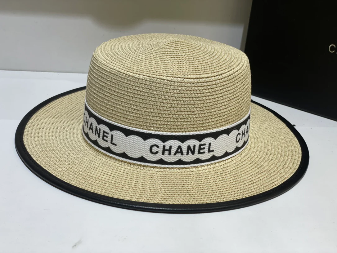 Новая соломенная шляпа Chanel 2022 года