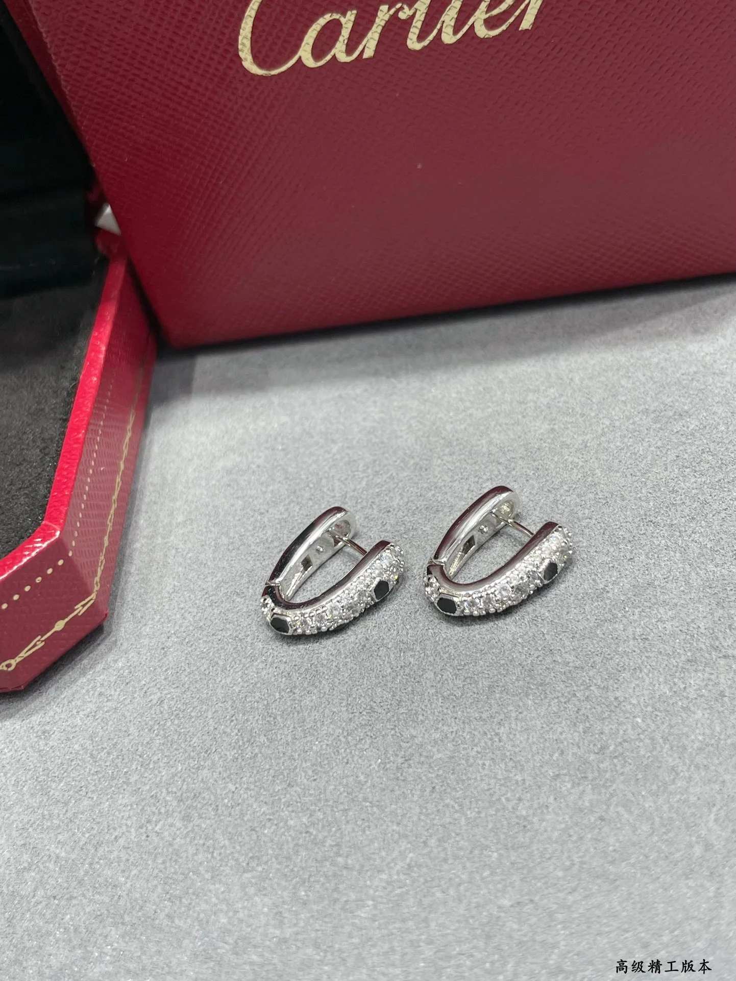 Серьги Cartier 057