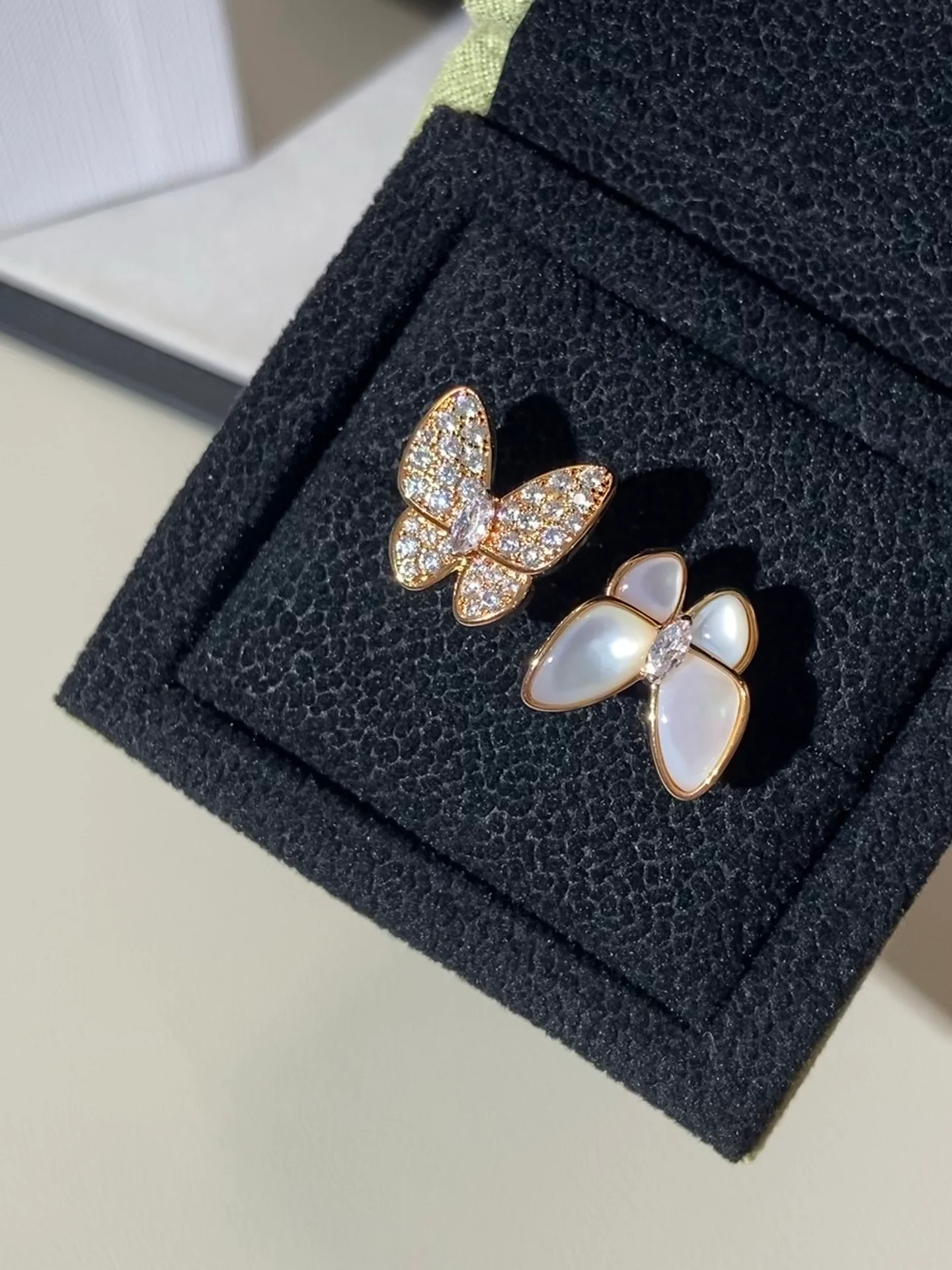 Ван Век - Кольцо 084