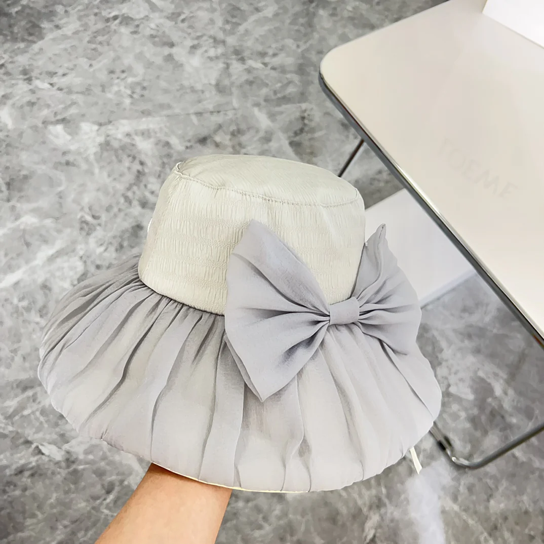 Новая элегантная шелковая шляпа от солнца Chanel 2024 с бантом - серая.