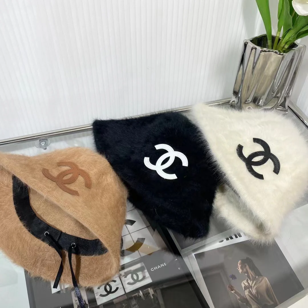 Chanel - Панама из кроличьего меха