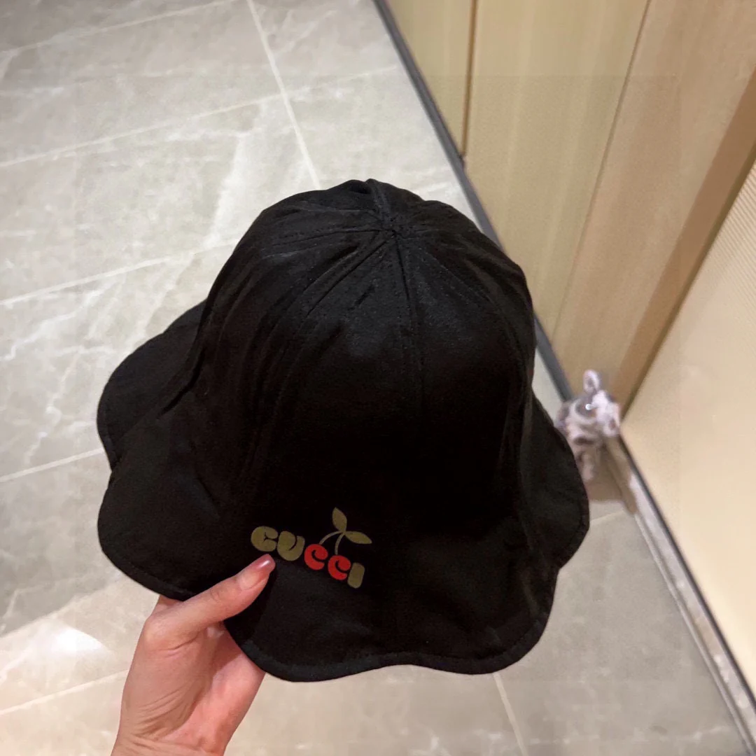 Новая водонепроницаемая рыбацкая шляпа Gucci 2023 с волнистым краем - черная.