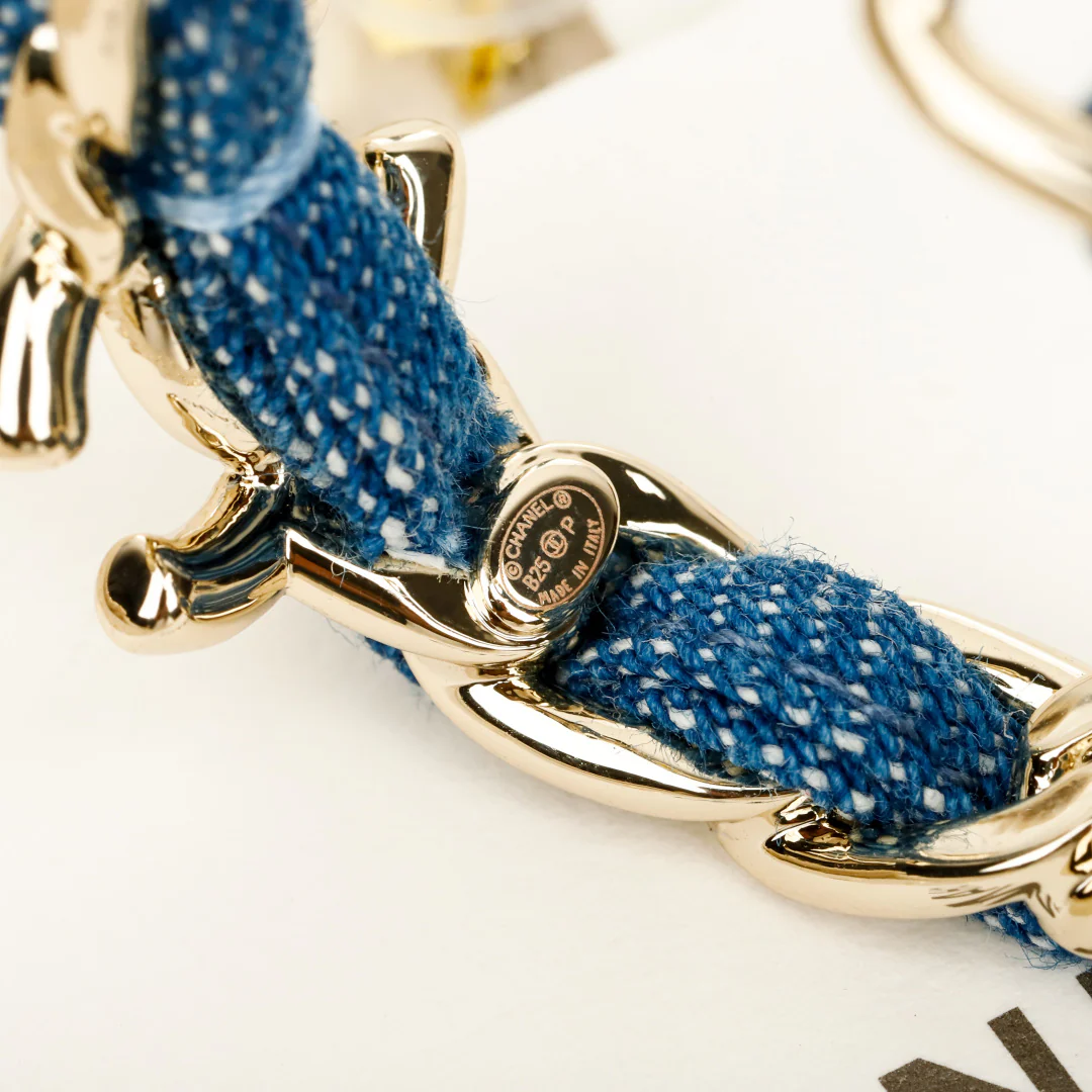 Chanel - Серьги-цепочки из джинсовой ткани и кожи (25 пенсов)