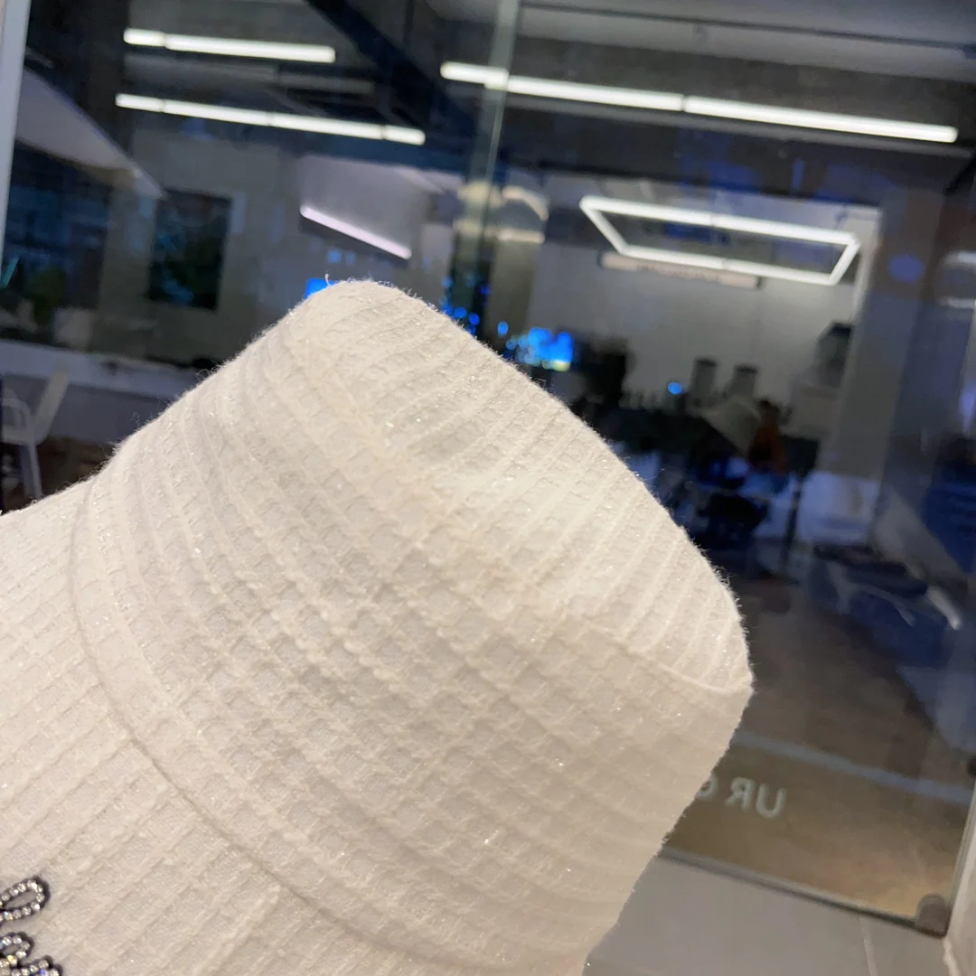 Рыбацкая шляпа в клетку Chanel - белая