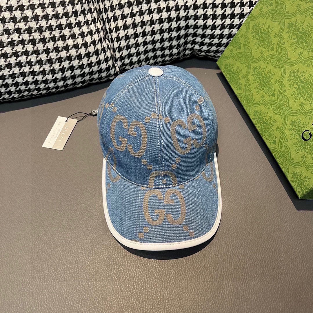 Бейсболка Gucci Big Double G - белая