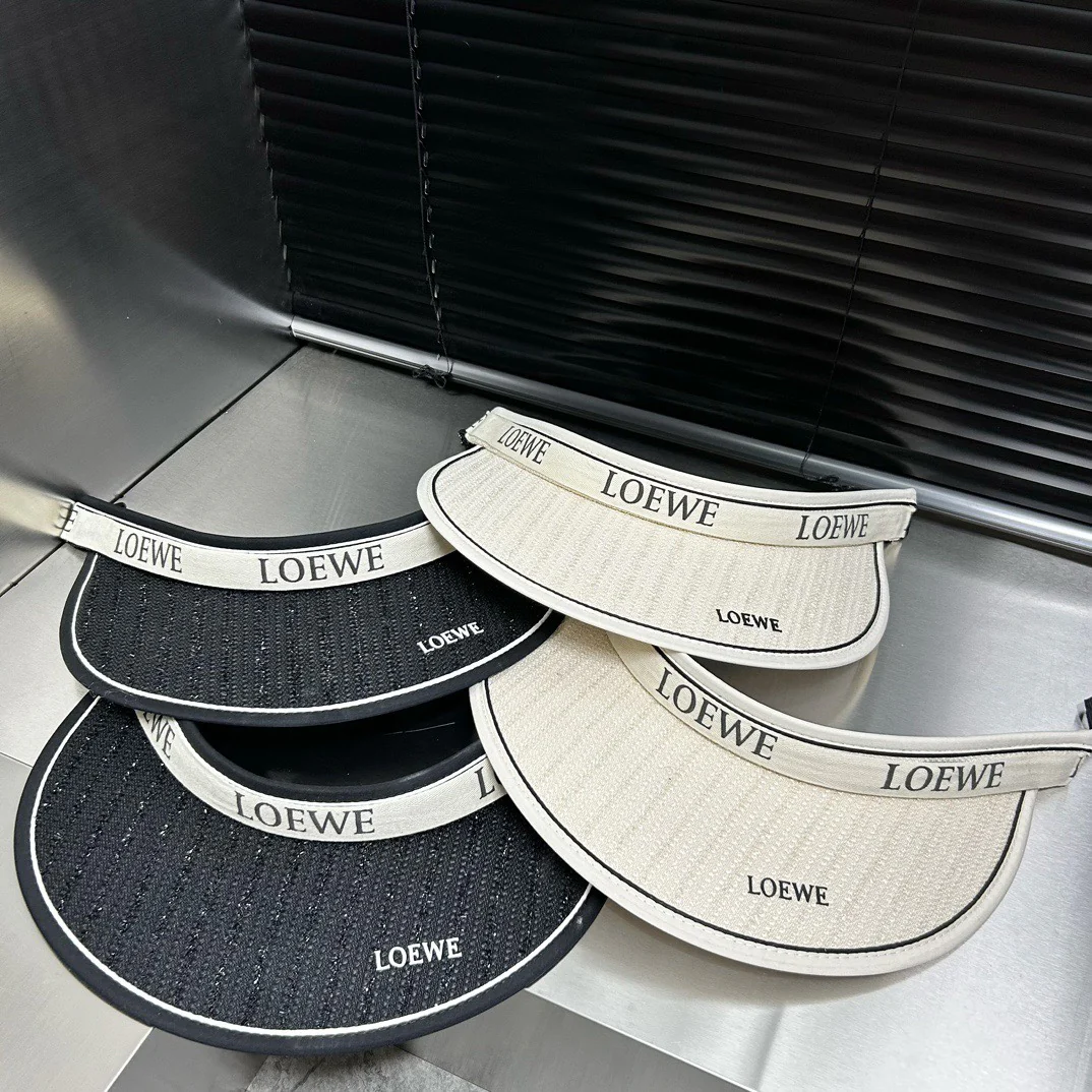 Новинка лета от LOEWE - Солнцезащитная шляпа из блестящей ткани