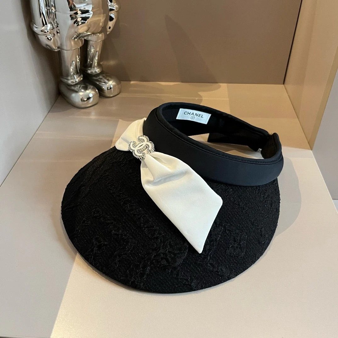 Chanel - Черная - Маленькая солнцезащитная шляпа в стиле Chanel с бантом