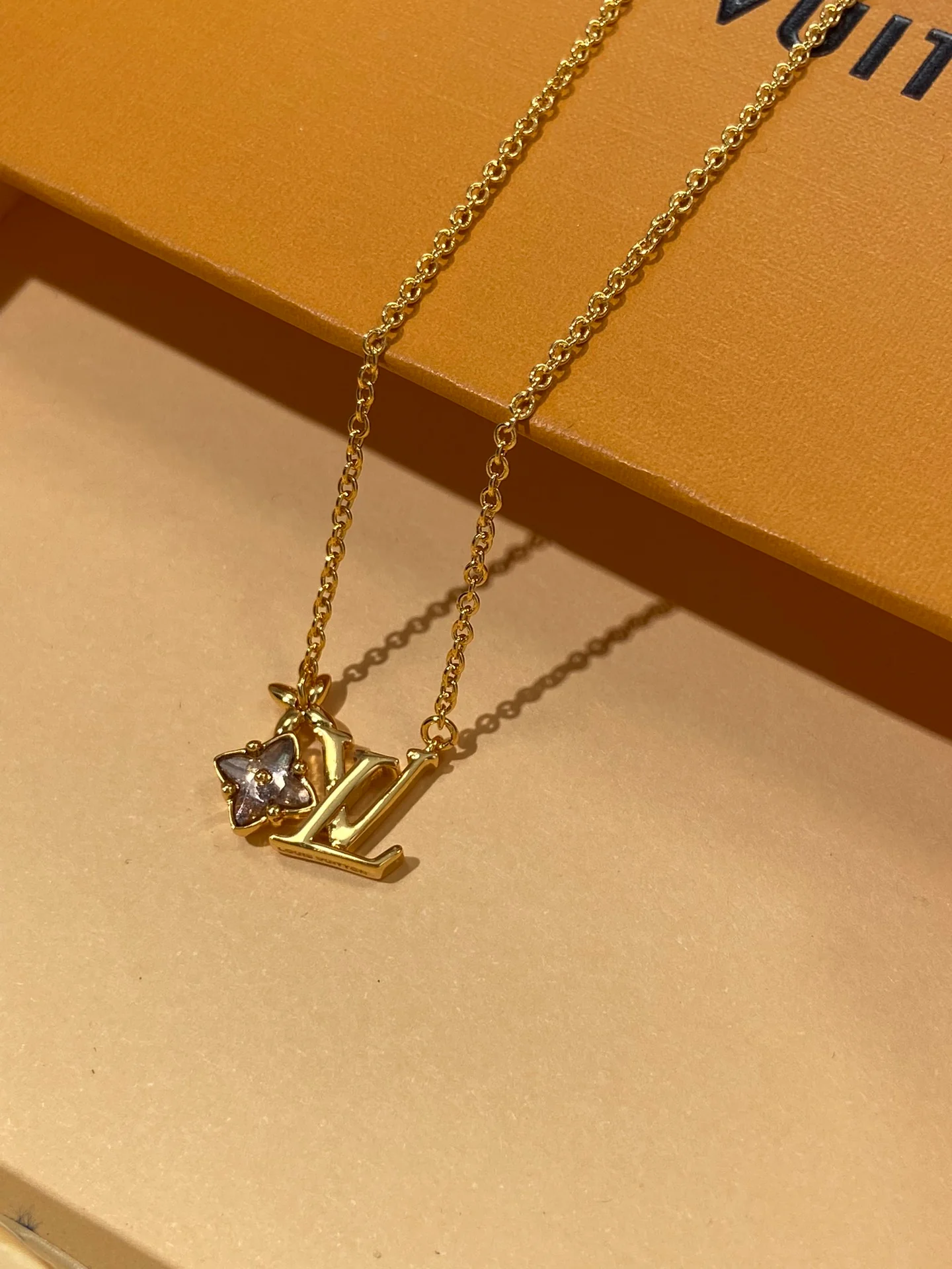 LV-Ожерелье 071