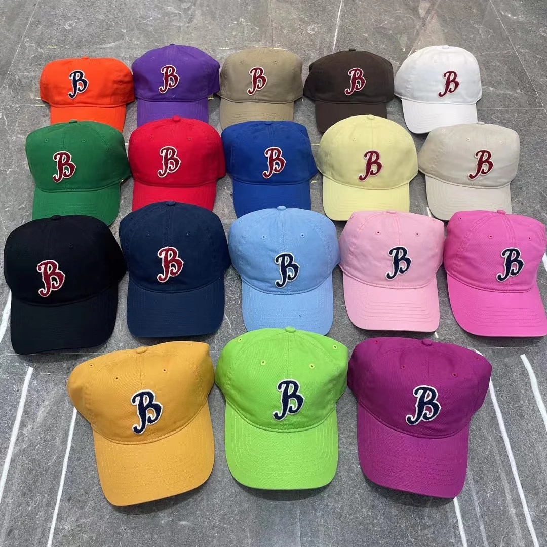 Бейсболка Balenciaga Terry с вышивкой, 2022 год.