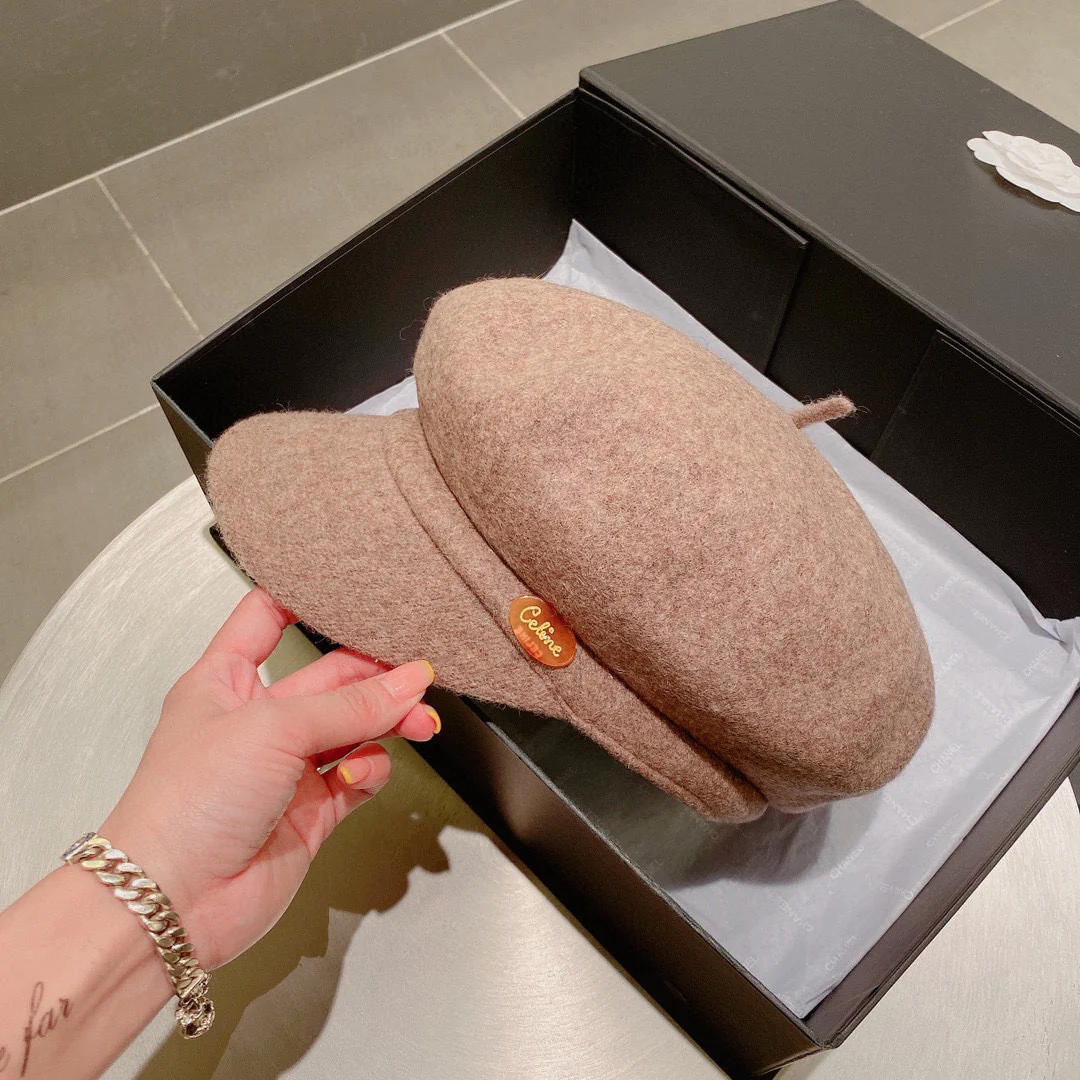 Шерстяной берет Celine — абрикосовый