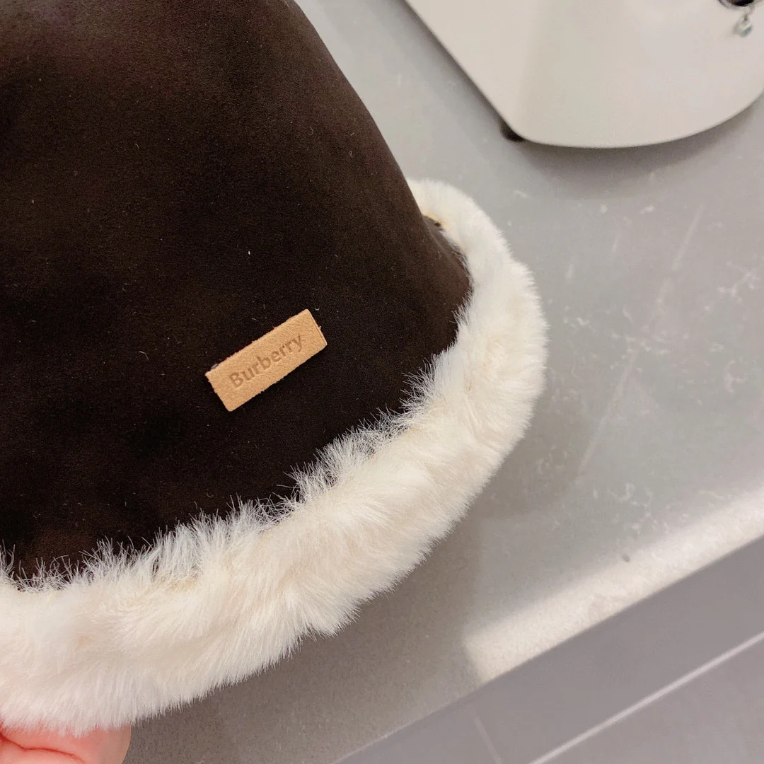 Burberry - Рыбацкая шапка из кроличьего меха