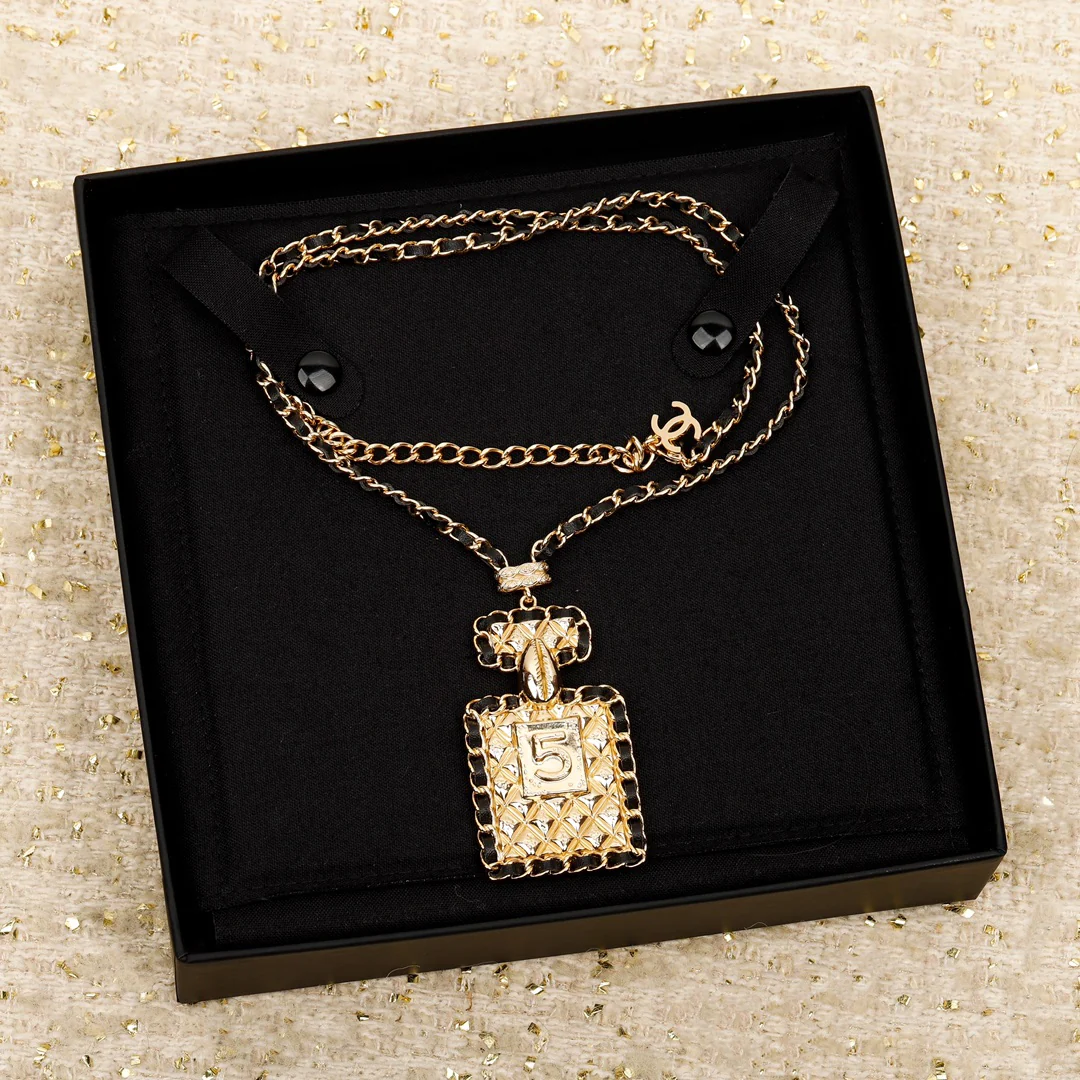 Chanel - Колье 372