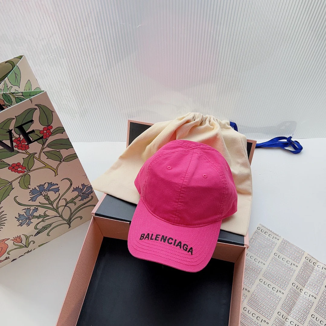 Бейсболка Balenciaga разноцветная - розовая