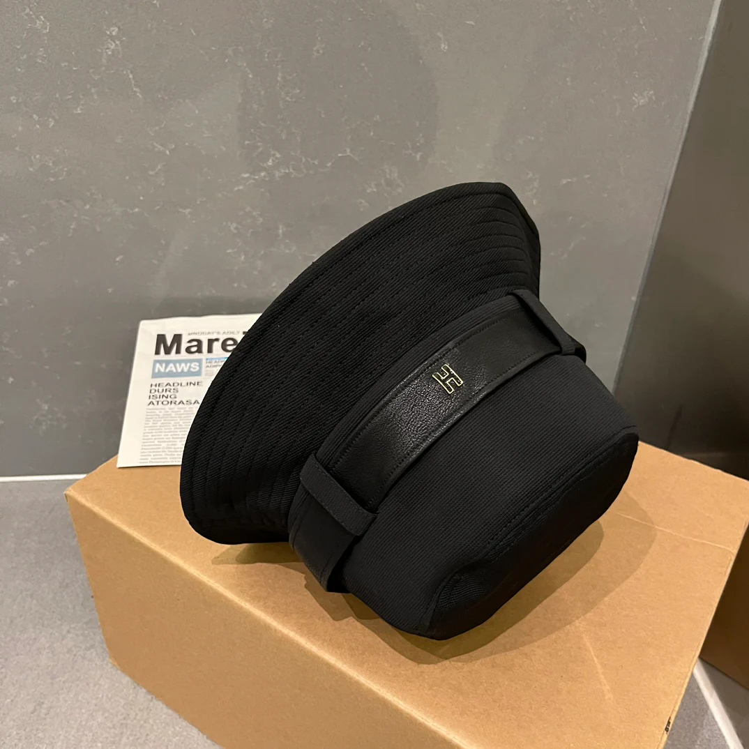 Новинка осени 2023 года от Hermes - Кожаная панама - Черная